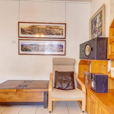 1-bedroom Garden Flat *