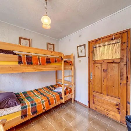 1-bedroom Garden Flat Lägenhet *