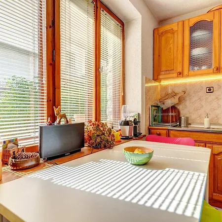 1-bedroom Garden Flat Lägenhet
